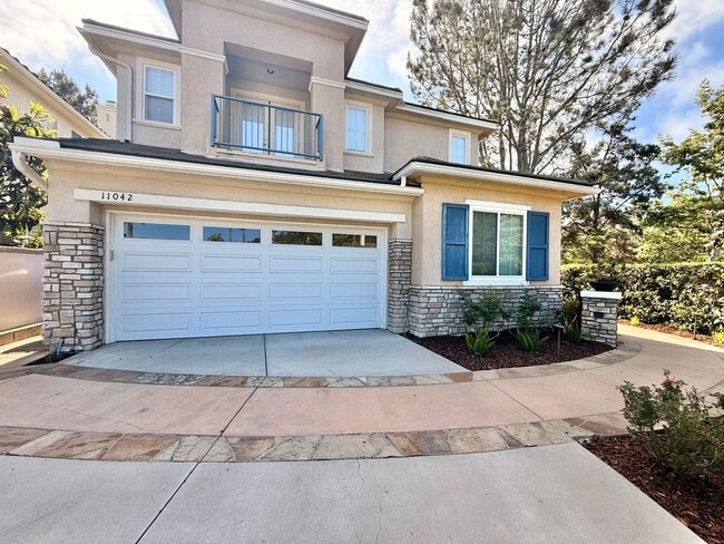 Building Photo - Solar Powered Gorgeous Carmel Valley Home!