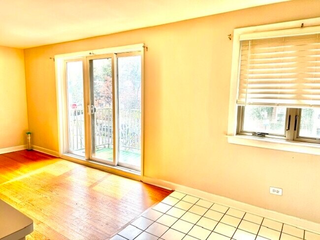 Photo - 1244 W Byron St