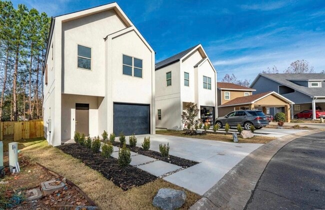 Photo - 137 Lakepointe Cove