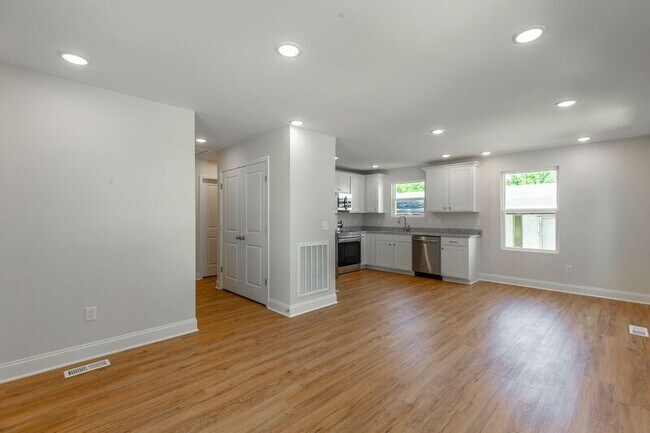 Photo - 2005 S Lyerly St Unit A