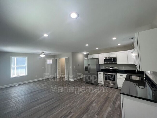 Photo - 2109 Hart St