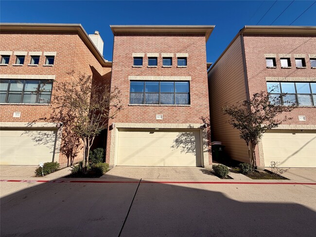 Photo - 8638 Meadowcroft Dr