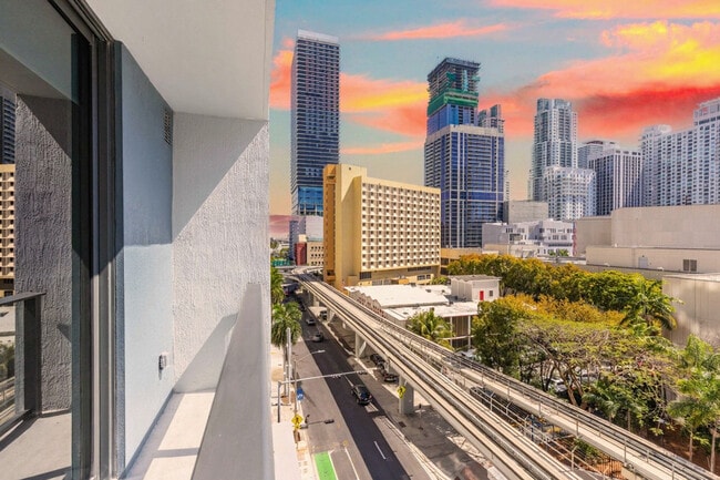 Photo - 501 NE 1st Ave Unit SI ID1502663P