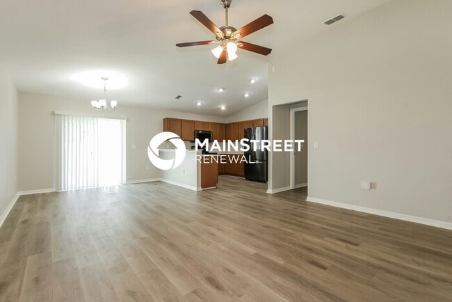 Building Photo - 3 Bedroom Pet-Friendly Home in MULBERRY, F...