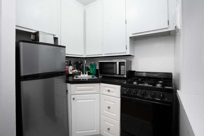 Photo - 328 E 74th St Unit SI ID1031973P