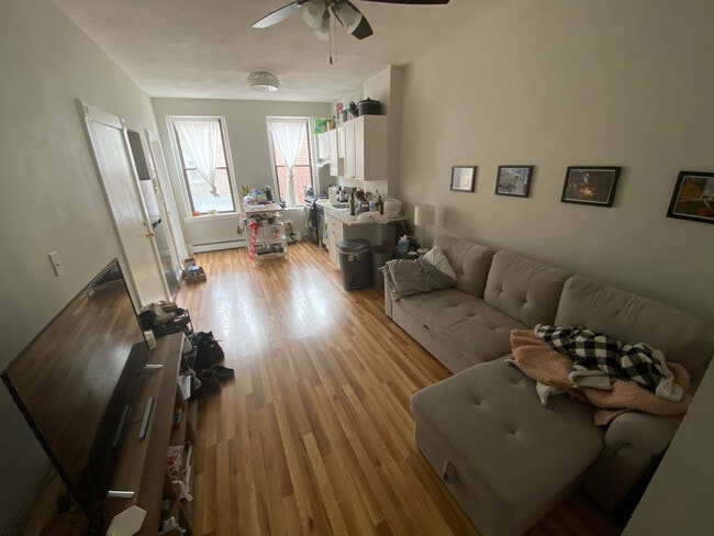 Photo - 35 Sheafe St