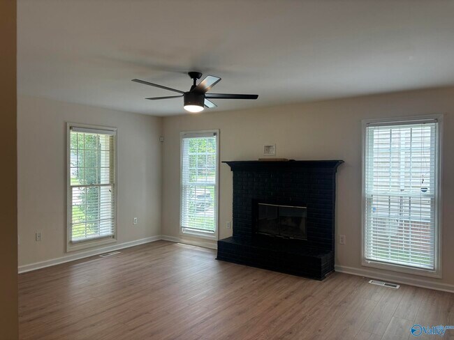 Photo - 135 Suffolk Dr
