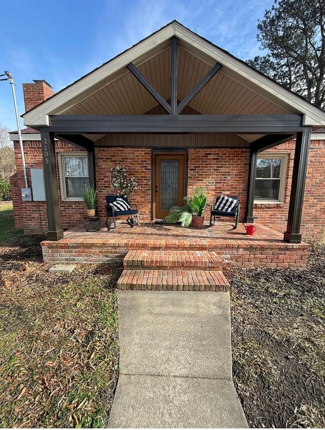 Building Photo - 2705 S Battlefield Blvd