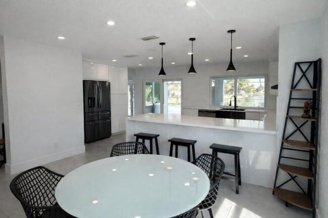 Photo - 149 Ponce De Leon St