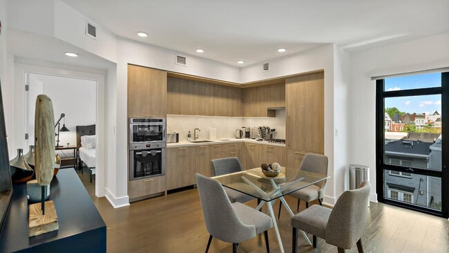 Photo - 815 V St NW Unidad ID1395397P