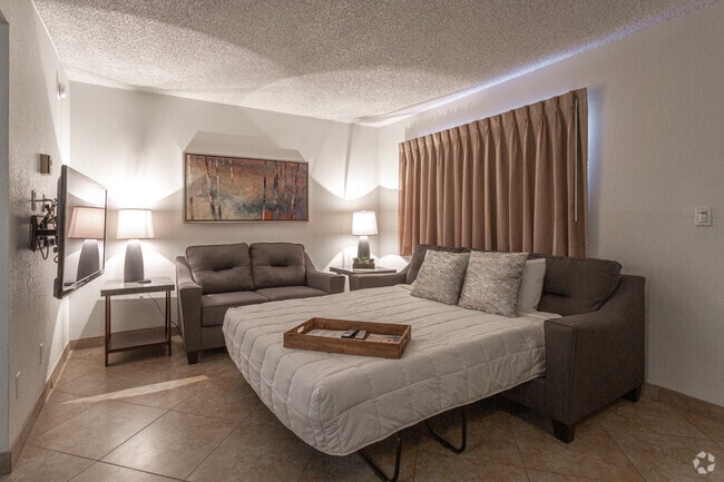 1BR, 1BA - Furnished 2 - 650 SF
