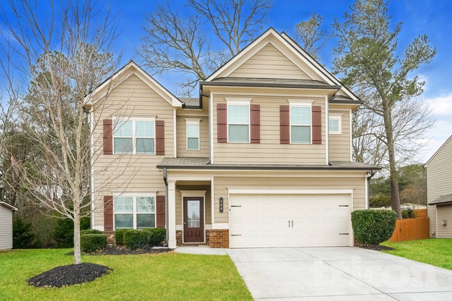 Building Photo - 208 Evergreen Way