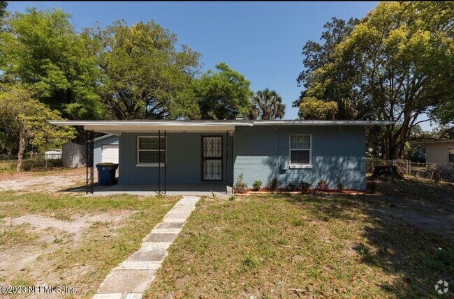Building Photo - 2513 Spirea St Rental