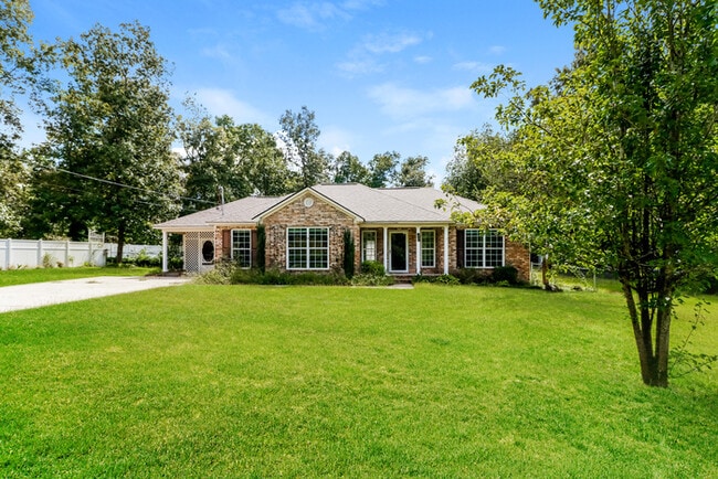 Building Photo - Wonderful 3 Bedroom Home in Hephzibah, GA