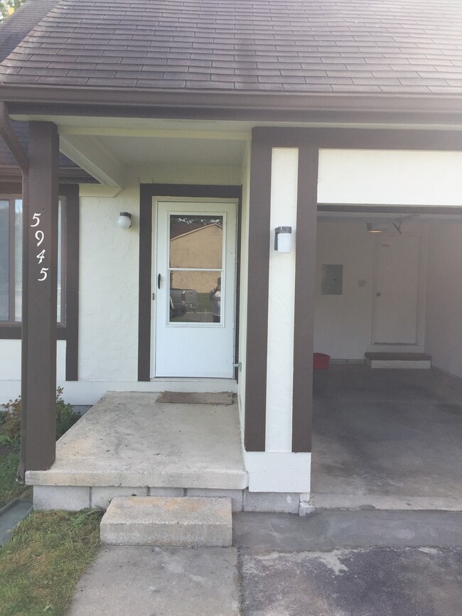 Photo - 5945 Red Oak Dr