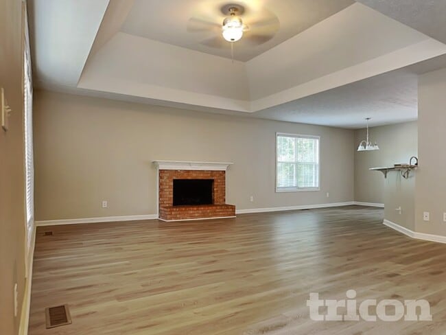 2114 Lindley Ln
