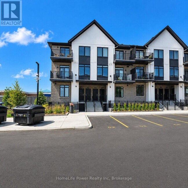 Photo - 824 Woolwich St