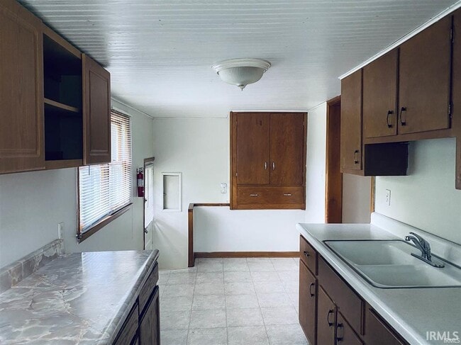 Photo - 214 E 11th St