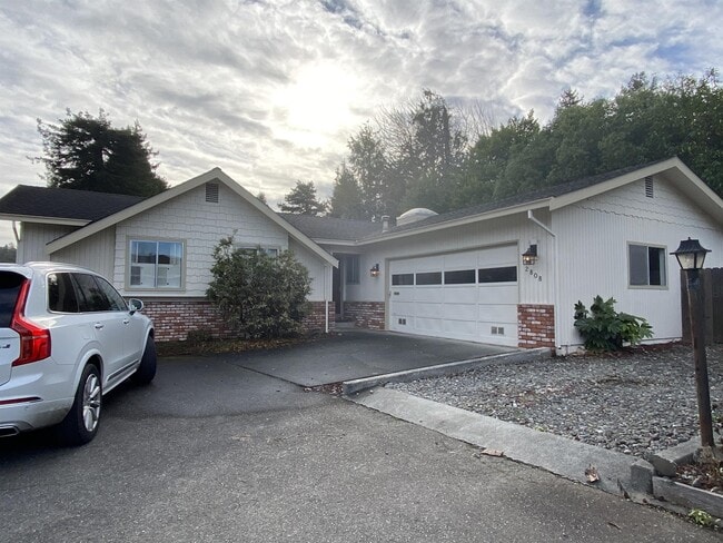 Photo - 2808 Harrison Ave Casa