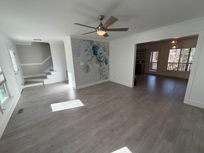 Photo - 115 Waterfall Ct