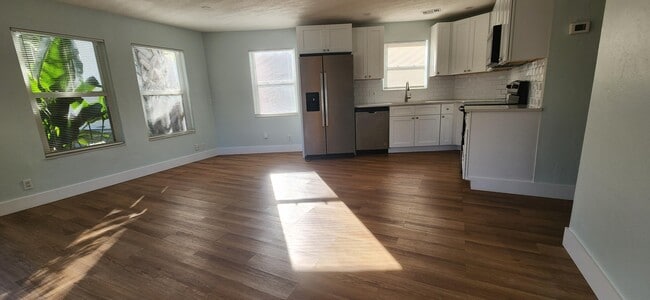 Photo - 6259 Kendrick St