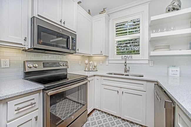 Photo - 119 Michaela Ln