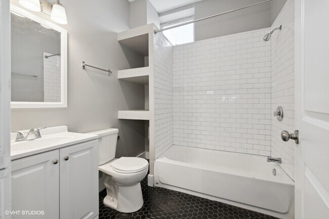 Photo - 3659 W Shakespeare Ave