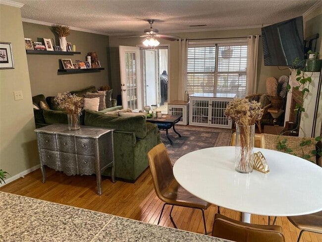 Photo - 5021 David Pl