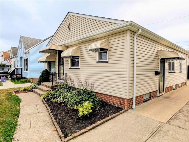 Photo - 3207 Wellington Ave