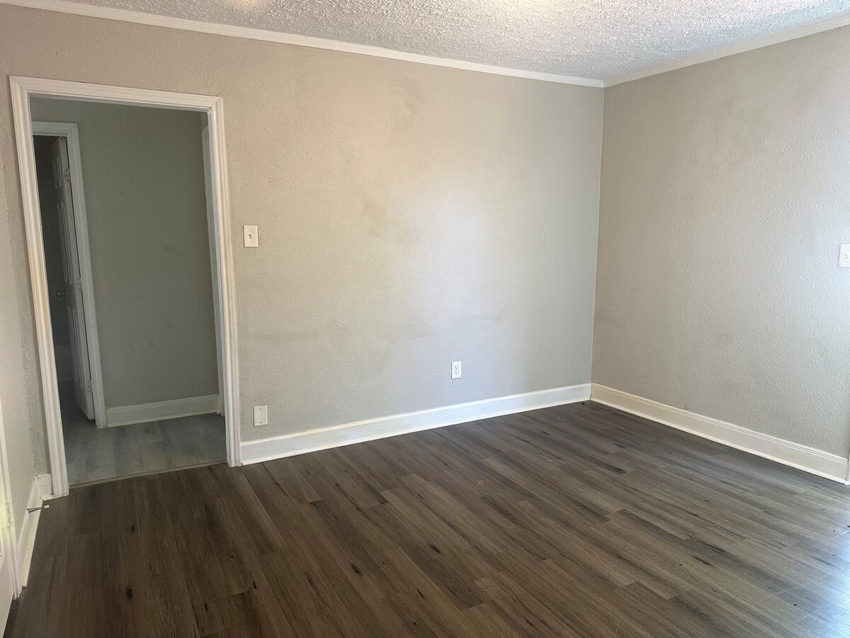 Photo - 1709 W 4th St