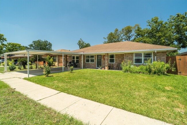 Photo - 811 Globe St