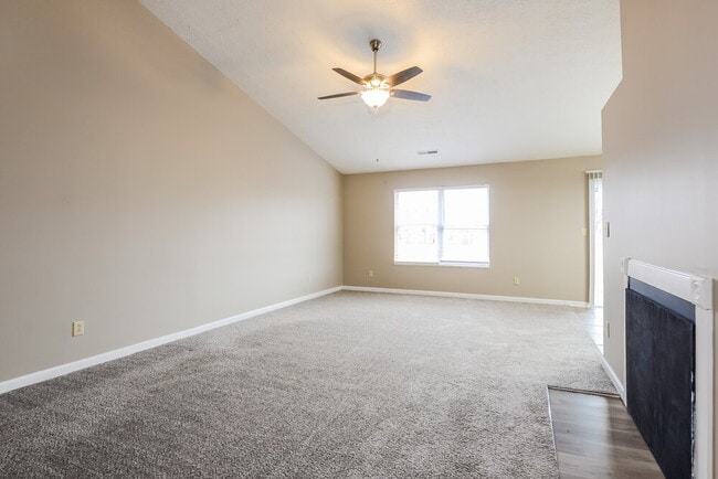 Photo - 748 Hollowood Ln