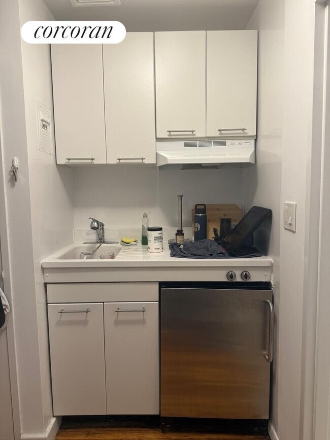 Photo - 339 E 57th St