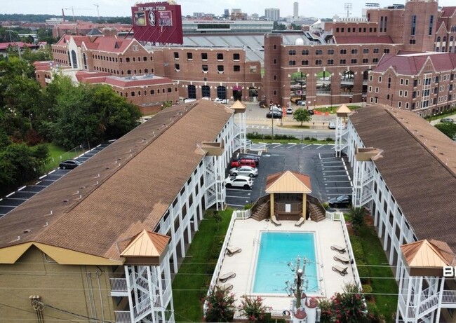 Building Photo - 253 Hayden Rd Unit 214