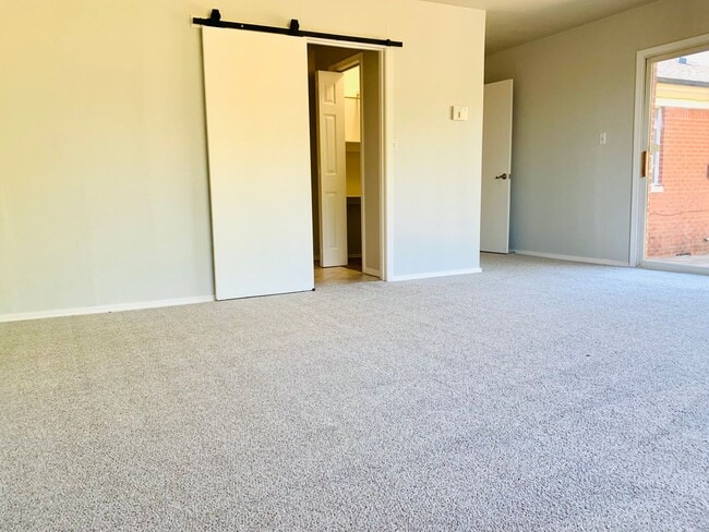 Photo - MI Awesome 3BD 2BA Home with HUGE Primary Bedroom in Lakewood Addition!!