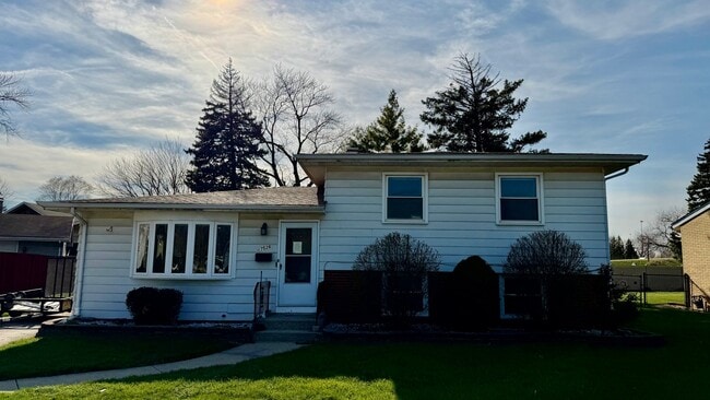 Building Photo - 17526 Shirley Dr