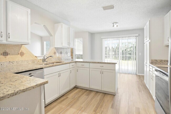 Photo - 515 Fox Hollow Ln