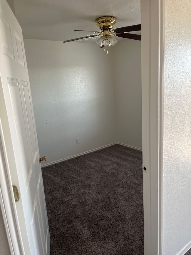 Photo - 3114 Oak Ln Unidad E