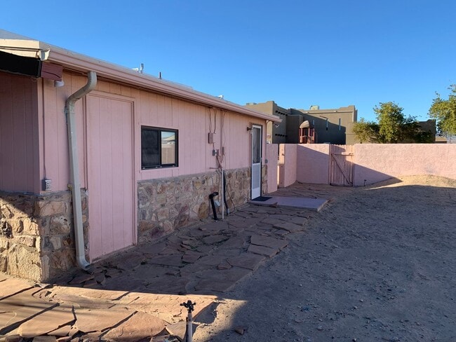 Photo - FULL TIME RENTAL 2 Bedroom, 1 Bath in Park...