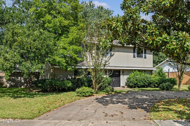 Photo - UNIVERSITY TERRACE!