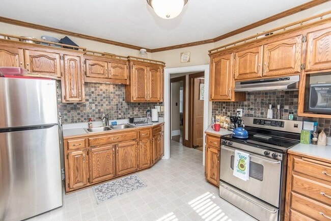 Photo - 537 N 59th St