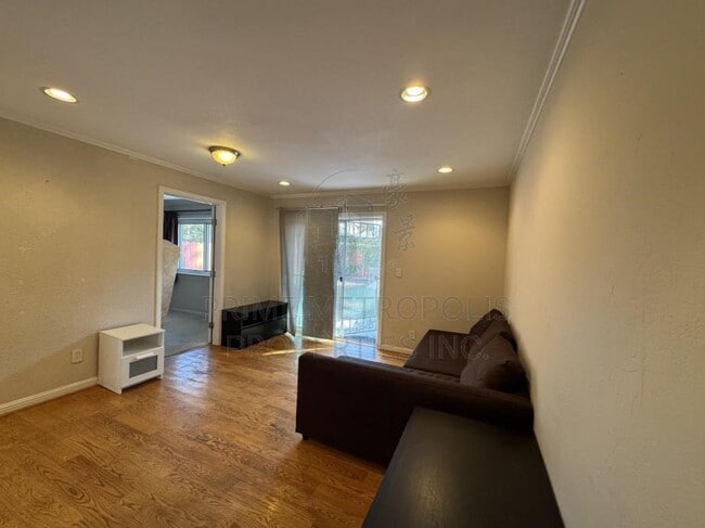 Photo - 60 Surrey Ct