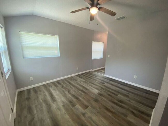 Photo - 1 Bedroom 1 Bath Duplex in Ormand Beach fo... Casa