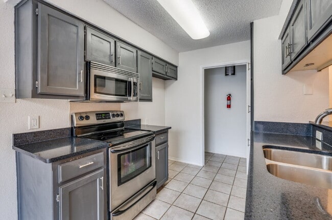 Photo - 6913 Sierra Dr