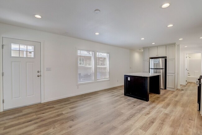 Photo - 2627 S Lamb Blvd