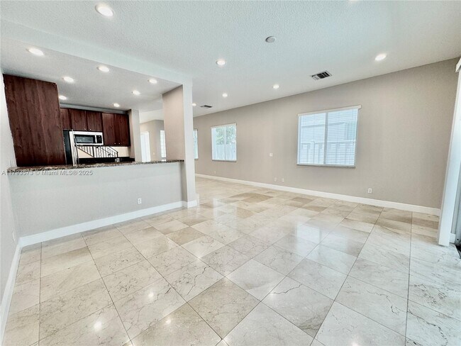 Photo - 504 SW 4th Ave