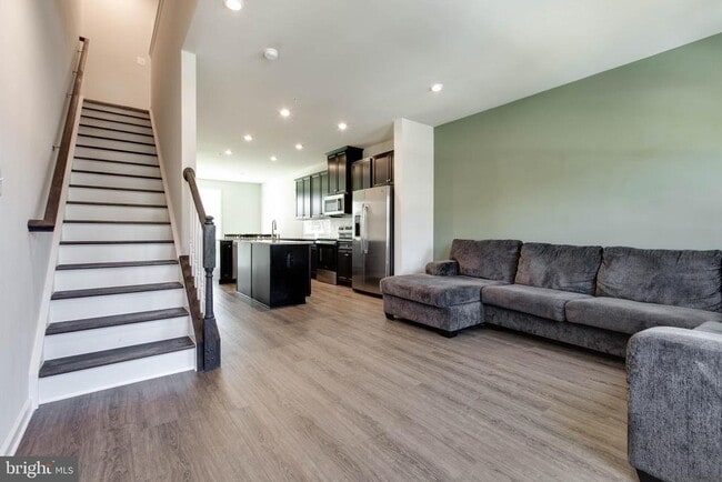 Photo - 188 Woodgate Cir