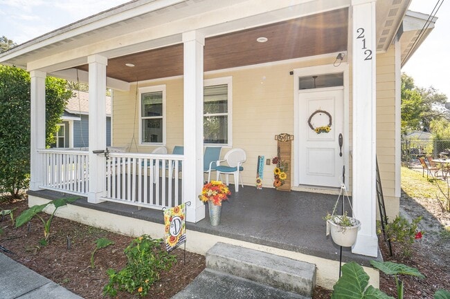 Photo - 212 W Belmar St