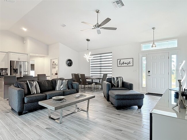 Photo - 202 Long Meadow Ln S