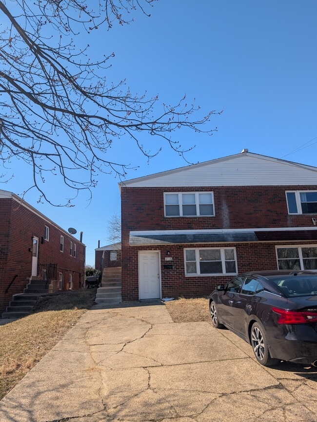 Photo - 2116 Strahle St Townhome